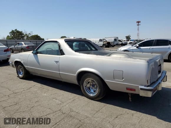 ✅ 1986 Chevrolet El Camino • VIN: 3GCCW80Z7GS913852 • Лот: 63443454. Опубликован ранее на Copart с пробегом 40 235 миль. Бесплатный доступ к архиву аукционных продаж из США и подробный отчёт об истории автомобиля на DreamBid. Изображение 2.
