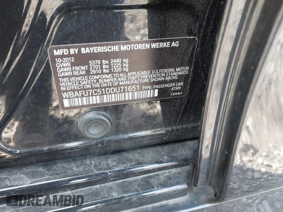 ✅ 2013 BMW 5 Series 535i xDrive • VIN: WBAFU7C51DDU71651 • Lot: 43661539. Wystawiony na IAAI z przebiegiem 55 558 mil. Bezpłatny archiwum sprzedaży aukcyjnych z USA i szczegółowy raport historii pojazdu na DreamBid. Zdjęcie 9.