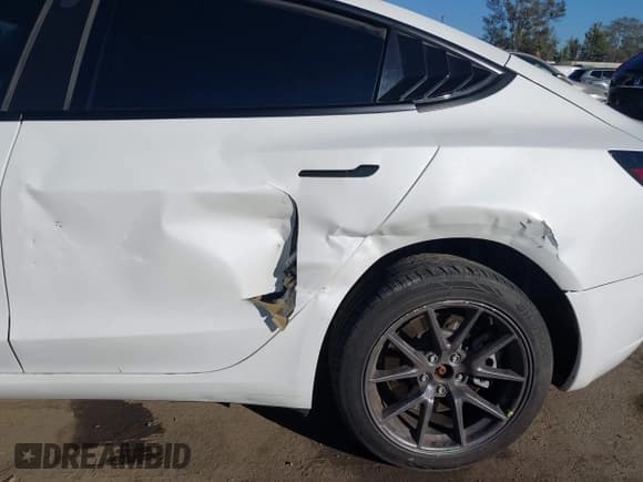 ✅ 2023 Tesla Model 3 • VIN: 5YJ3E1EA2PF478549 • Lot: 43654923. Wystawiony na IAAI z przebiegiem 52 756 mil. Bezpłatny archiwum sprzedaży aukcyjnych z USA i szczegółowy raport historii pojazdu na DreamBid. Zdjęcie 6.