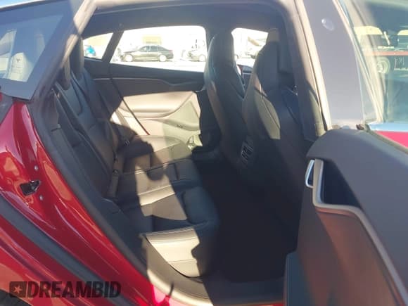 ✅ 2018 Tesla Model S 75D • VIN: 5YJSA1E24JF293359 • Lot: 43749965. Listed on IAAI with 69,801 mi. Free auction sales archive from the USA and detailed vehicle history report at DreamBid. Image 8.