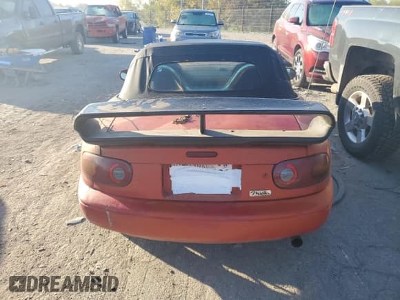 ✅ 1993 Mazda MX-5 Miata • VIN: JM1NA3516P1410716 • Lot: 76819584. Wystawiony na Copart z przebiegiem Nie podano. Bezpłatny archiwum sprzedaży aukcyjnych z USA i szczegółowy raport historii pojazdu na DreamBid. Zdjęcie 6.