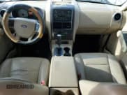 ✅ 2008 Ford Explorer Sport Trac Limited • VIN: 1FMEU33E58UB16538 • Лот: 80473625. Опубликован ранее на Copart с пробегом 339 765 миль. Бесплатный доступ к архиву аукционных продаж из США и подробный отчёт об истории автомобиля на DreamBid. Изображение 8.