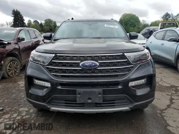 ✅ 2020 Ford Explorer XLT • VIN: 1FMSK8DH6LGC48522 • Lot: 46847155. Wystawiony na Copart z przebiegiem 44 421 mil. Bezpłatny archiwum sprzedaży aukcyjnych z USA i szczegółowy raport historii pojazdu na DreamBid. Zdjęcie 5.