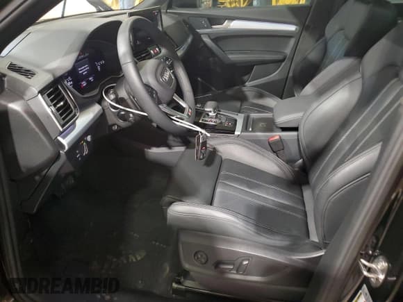 ✅ 2024 Audi Q5 S line Prestige • VIN: WA1FAAFY4R2020984 • Lot: 53344205. Wystawiony na Copart z przebiegiem 13 423 mil. Bezpłatny archiwum sprzedaży aukcyjnych z USA i szczegółowy raport historii pojazdu na DreamBid. Zdjęcie 7.