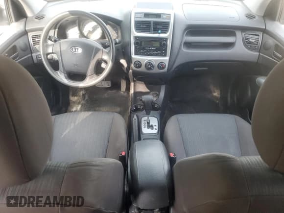 ✅ 2010 Kia Sportage • VIN: KNDKG3A24A7694643 • Лот: 80471165. Опубликован ранее на Copart с пробегом 303 554 миль. Бесплатный доступ к архиву аукционных продаж из США и подробный отчёт об истории автомобиля на DreamBid. Изображение 8.