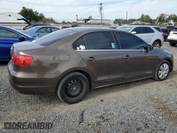 ✅ 2013 Volkswagen Jetta SE • VIN: 3VWBP7AJ8DM252521 • Лот: 81758635. Опубликован ранее на Copart с пробегом 131 893 миль. Бесплатный доступ к архиву аукционных продаж из США и подробный отчёт об истории автомобиля на DreamBid. Изображение 3.