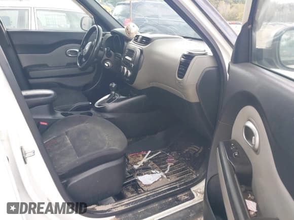 ✅ 2014 Kia Soul • VIN: KNDJN2A2XE7010485 • Lot: 43297935. Listed on IAAI with 183,000 mi. Free auction sales archive from the USA and detailed vehicle history report at DreamBid. Image 5.