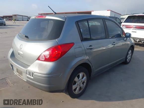 ✅ 2007 Nissan Versa S • VIN: 3N1BC13EX7L389601 • Lot: 43065816. Listed on IAAI with 135,357 mi. Free auction sales archive from the USA and detailed vehicle history report at DreamBid. Image 4.