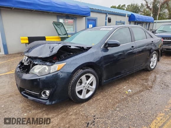 ✅ 2014 Toyota Camry SE • VIN: 4T1BF1FK3EU357643 • Lot: 82759695. Listed on Copart with 202,716 mi. Free auction sales archive from the USA and detailed vehicle history report at DreamBid. Image 1.