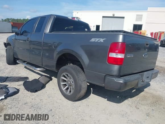 ✅ 2004 Ford F-150 STX • VIN: 1FTRX12W54NA06637 • Lot: 42756290. Wystawiony na IAAI z przebiegiem 323 995 mil. Bezpłatny archiwum sprzedaży aukcyjnych z USA i szczegółowy raport historii pojazdu na DreamBid. Zdjęcie 3.