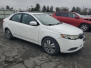 ✅ 2013 Kia Forte EX • VIN: KNAFU4A25D5671305 • Lot: 92894875. Wystawiony na Copart z przebiegiem 79 805 mil. Bezpłatny archiwum sprzedaży aukcyjnych z USA i szczegółowy raport historii pojazdu na DreamBid. Zdjęcie 4.