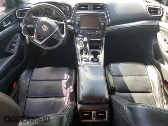 ✅ 2019 Nissan Maxima SL • VIN: 1N4AA6AV4KC369532 • Lot: 82477185. Wystawiony na Copart z przebiegiem 241 349 mil. Bezpłatny archiwum sprzedaży aukcyjnych z USA i szczegółowy raport historii pojazdu na DreamBid. Zdjęcie 8.