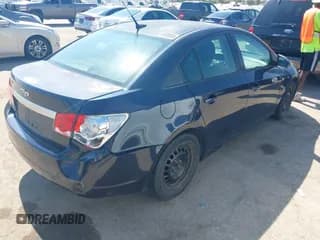 ✅ 2014 Chevrolet Cruze LS • VIN: 1G1PA5SH5E7290061 • Lot: 43455620. Wystawiony na IAAI z przebiegiem 173 763 mil. Bezpłatny archiwum sprzedaży aukcyjnych z USA i szczegółowy raport historii pojazdu na DreamBid. Zdjęcie 4.