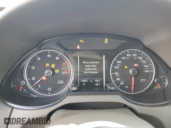 ✅ 2017 Audi Q5 Premium Plus • VIN: WA1L2AFP1HA024180 • Лот: 91847495. Опубликован ранее на Copart с пробегом 175 877 миль. Бесплатный доступ к архиву аукционных продаж из США и подробный отчёт об истории автомобиля на DreamBid. Изображение 9.