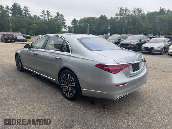 ✅ 2021 Mercedes-Benz S 580 • VIN: W1K6G7GB1MA032743 • Lot: 60937925. Wystawiony na Copart z przebiegiem 54 614 mil. Bezpłatny archiwum sprzedaży aukcyjnych z USA i szczegółowy raport historii pojazdu na DreamBid. Zdjęcie 3.