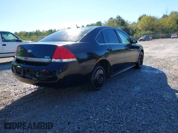 2011 Chevrolet Impala LS Fleet с VIN 2G1WF5EK4B1159040, выставлен на аукционе IAAI как лот 43477348 с пробегом 216 661 миль миль и . История ставок и продаж доступна на DreamBid. Изображение 4.