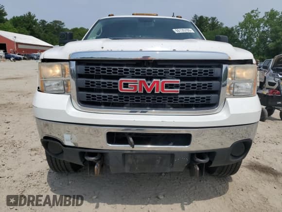 ✅ 2011 GMC Sierra 2500HD SLE • VIN: 1GT220CG9BZ429065 • Lot: 60135705. Listed on Copart with 160,402 mi. Free auction sales archive from the USA and detailed vehicle history report at DreamBid. Image 5.