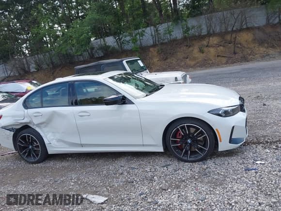 ✅ 2024 BMW 3 Series M340i xDrive • VIN: 3MW49FF02R8E13457 • Lot: 42611678. Wystawiony na IAAI z przebiegiem 11 052 mil. Bezpłatny archiwum sprzedaży aukcyjnych z USA i szczegółowy raport historii pojazdu na DreamBid. Zdjęcie 13.