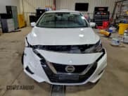 ✅ 2022 Nissan Versa SV • VIN: 3N1CN8EV6NL853825 • Lot: 95205885. Wystawiony na Copart z przebiegiem 43 812 mil. Bezpłatny archiwum sprzedaży aukcyjnych z USA i szczegółowy raport historii pojazdu na DreamBid. Zdjęcie 5.