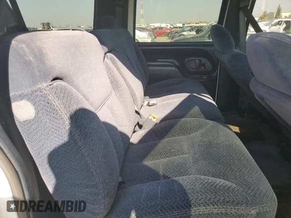 ✅ 1997 Chevrolet Suburban • VIN: 1GNFK16R1VJ339214 • Lot: 85410875. Wystawiony na Copart z przebiegiem 158 297 mil. Bezpłatny archiwum sprzedaży aukcyjnych z USA i szczegółowy raport historii pojazdu na DreamBid. Zdjęcie 10.