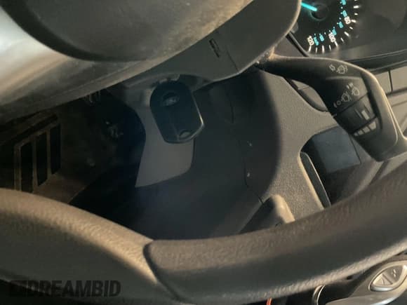 ✅ 2015 Ford Transit Cargo • VIN: 1FTNE1ZM8FKB04302 • Лот: 41946385. Опубликован ранее на IAAI с пробегом 204 064 миль. Бесплатный доступ к архиву аукционных продаж из США и подробный отчёт об истории автомобиля на DreamBid. Изображение 1.