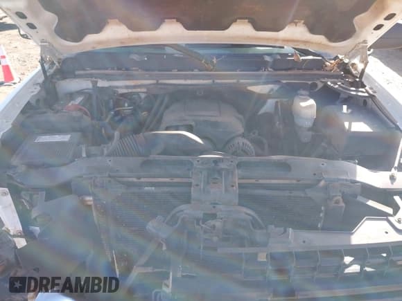 ✅ 2008 Chevrolet Silverado 2500HD 1LT • VIN: 1GCHK29K98E181238 • Lot: 41468155. Wystawiony na IAAI z przebiegiem 218 406 mil. Bezpłatny archiwum sprzedaży aukcyjnych z USA i szczegółowy raport historii pojazdu na DreamBid. Zdjęcie 10.