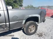✅ 2006 Chevrolet Silverado 2500HD Work Truck • VIN: 1GCHC23U06F122366 • Lot: 43701699. Wystawiony na IAAI z przebiegiem 330 993 mil. Bezpłatny archiwum sprzedaży aukcyjnych z USA i szczegółowy raport historii pojazdu na DreamBid. Zdjęcie 17.