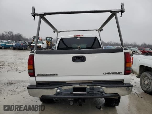 ✅ 2001 Chevrolet Silverado 2500HD LS • VIN: 1GCHK23U81F213333 • Lot: 43536335. Wystawiony na Copart z przebiegiem 245 017 mil. Bezpłatny archiwum sprzedaży aukcyjnych z USA i szczegółowy raport historii pojazdu na DreamBid. Zdjęcie 6.