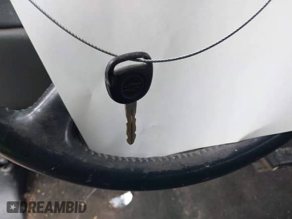 ✅ 2001 Chevrolet Silverado 1500 LT • VIN: 2GCEC19T711249322 • Lot: 41556311. Wystawiony na IAAI z przebiegiem 200 237 mil mil. Skorzystaj z bezpłatnego archiwum sprzedaży aukcyjnych z USA i zobacz szczegółowy raport historii pojazdu na DreamBid. Zdjęcie 11.