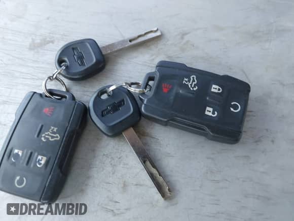 2020 Chevrolet Silverado 1500 Custom Trail Boss z VIN 1GCPYCEF0LZ153399, wystawiony jako IAAI lot #43232591 z przebiegiem 53 389 mil mil oraz . Historia ofert i sprzedaży dostępna na DreamBid. Obrazek 11.