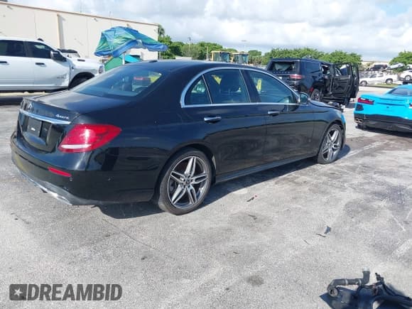 ✅ 2019 Mercedes-Benz E 450 • VIN: WDDZF6JB0KA505693 • Lot: 42539128. Listed on IAAI with 22,561 mi. Free auction sales archive from the USA and detailed vehicle history report at DreamBid. Image 4.