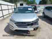 2018 Hyundai Tucson SEL z VIN KM8J33A41JU695772, wystawiony jako IAAI lot #43318562 z przebiegiem 104 982 mil mil oraz . Historia ofert i sprzedaży dostępna na DreamBid. Obrazek 12.