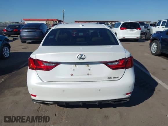 ✅ 2014 Lexus GS 350 • VIN: JTHBE1BL5E5032555 • Lot: 43524938. Wystawiony na IAAI z przebiegiem 79 430 mil. Bezpłatny archiwum sprzedaży aukcyjnych z USA i szczegółowy raport historii pojazdu na DreamBid. Zdjęcie 17.
