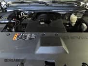 ✅ 2018 Chevrolet Suburban LT • VIN: 1GNSKHKC9JR395664 • Lot: 48152065. Wystawiony na Copart z przebiegiem 84 267 mil. Bezpłatny archiwum sprzedaży aukcyjnych z USA i szczegółowy raport historii pojazdu na DreamBid. Zdjęcie 7.