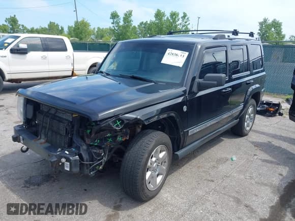 ✅ 2008 Jeep Commander Limited • VIN: 1J8HG58288C145792 • Lot: 42838413. Wystawiony na IAAI z przebiegiem 193 485 mil. Bezpłatny archiwum sprzedaży aukcyjnych z USA i szczegółowy raport historii pojazdu na DreamBid. Zdjęcie 2.