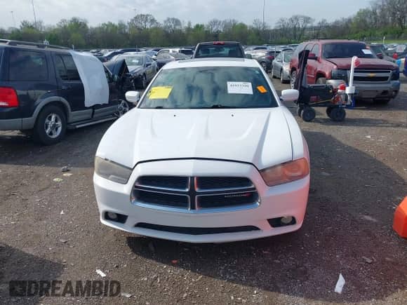 ✅ 2014 Dodge Charger RT • VIN: 2C3CDXCT3EH342422 • Lot: 41923310. Wystawiony na IAAI z przebiegiem 236 320 mil. Bezpłatny archiwum sprzedaży aukcyjnych z USA i szczegółowy raport historii pojazdu na DreamBid. Zdjęcie 12.