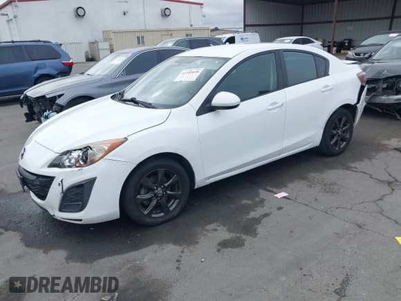 ✅ 2011 Mazda 3 i Touring • VIN: JM1BL1VG3B1384624 • Лот: 41189038. Опубликован ранее на IAAI с пробегом Не указан. Бесплатный доступ к архиву аукционных продаж из США и подробный отчёт об истории автомобиля на DreamBid. Изображение 16.
