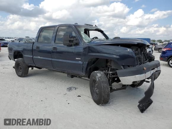 ✅ 2006 Chevrolet Silverado 2500HD LT1 • VIN: 1GCHC23D16F185881 • Lot: 44713115. Wystawiony na Copart z przebiegiem Nie podano. Bezpłatny archiwum sprzedaży aukcyjnych z USA i szczegółowy raport historii pojazdu na DreamBid. Zdjęcie 4.