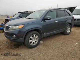 ✅ 2011 Kia Sorento LX • VIN: 5XYKTDA11BG058985 • Lot: 82428165. Listed on Copart with 113,252 mi. Free auction sales archive from the USA and detailed vehicle history report at DreamBid. Image 1.