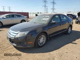 ✅ 2011 Ford Fusion S • VIN: 3FAHP0GA8BR207886 • Лот: 71448445. Опубликован ранее на Copart с пробегом 120 840 миль. Бесплатный доступ к архиву аукционных продаж из США и подробный отчёт об истории автомобиля на DreamBid. Изображение 1.