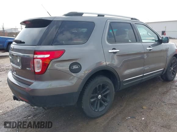 ✅ 2013 Ford Explorer XLT • VIN: 1FM5K8D88DGA92403 • Lot: 41946862. Wystawiony na IAAI z przebiegiem 230 758 mil. Bezpłatny archiwum sprzedaży aukcyjnych z USA i szczegółowy raport historii pojazdu na DreamBid. Zdjęcie 4.