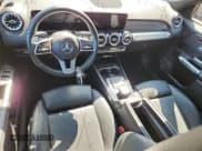 ✅ 2020 Mercedes-Benz GLB 250 • VIN: W1N4M4GB0LW040643 • Lot: 87239025. Wystawiony na Copart z przebiegiem 95 506 mil. Bezpłatny archiwum sprzedaży aukcyjnych z USA i szczegółowy raport historii pojazdu na DreamBid. Zdjęcie 8.