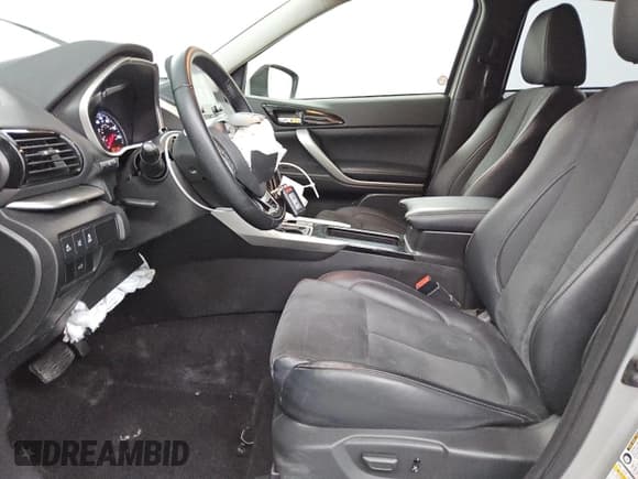 ✅ 2024 Mitsubishi Eclipse Cross SE • VIN: JA4ATWAAXRZ043351 • Lot: 89508805. Wystawiony na Copart z przebiegiem 40 587 mil. Bezpłatny archiwum sprzedaży aukcyjnych z USA i szczegółowy raport historii pojazdu na DreamBid. Zdjęcie 7.