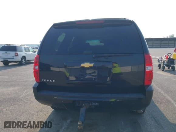 ✅ 2014 Chevrolet Tahoe LT • VIN: 1GNSCBE01ER235571 • Lot: 42403118. Listed on IAAI with 238,069 mi. Free auction sales archive from the USA and detailed vehicle history report at DreamBid. Image 16.