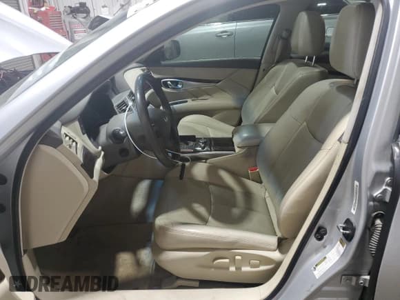 ✅ 2015 Infiniti Q70 • VIN: JN1BY1AP8FM540073 • Lot: 44041175. Listed on Copart with 105,972 mi. Free auction sales archive from the USA and detailed vehicle history report at DreamBid. Image 7.