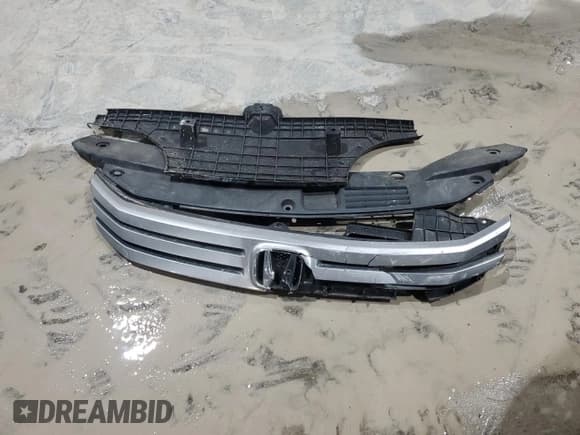 ✅ 2010 Honda Insight EX • VIN: JHMZE2H79AS002145 • Lot: 92627145. Listed on Copart with 144,749 mi. Free auction sales archive from the USA and detailed vehicle history report at DreamBid. Image 12.