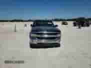 2018 Chevrolet Silverado 1500 LT z VIN 3GCPCREC4JG183865, wystawiony jako Copart lot #82456425 z przebiegiem 64 646 mil mil oraz Szkoda całkowita • Salvage title. Historia ofert i sprzedaży dostępna na DreamBid. Obrazek 13.