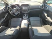 ✅ 2020 Kia Soul GT-Line • VIN: KNDJ63AU9L7120414 • Lot: 90824775. Wystawiony na Copart z przebiegiem 18 506 mil. Bezpłatny archiwum sprzedaży aukcyjnych z USA i szczegółowy raport historii pojazdu na DreamBid. Zdjęcie 8.