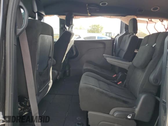 ✅ 2016 Dodge Grand Caravan SE • VIN: 2C4RDGBG4GR227402 • Lot: 82713295. Listed on Copart with 170,089 mi. Free auction sales archive from the USA and detailed vehicle history report at DreamBid. Image 11.