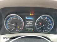 ✅ 2017 Toyota RAV4 Limited • VIN: 2T3YFREV8HW396941 • Lot: 71251805. Wystawiony na Copart z przebiegiem 152 941 mil. Bezpłatny archiwum sprzedaży aukcyjnych z USA i szczegółowy raport historii pojazdu na DreamBid. Zdjęcie 9.